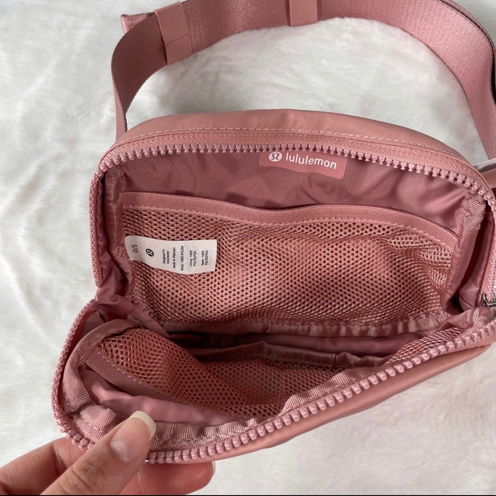 NWT Lululemon Belt Bag 😊 - Picture 5 of 6